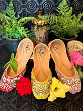 Load image into Gallery viewer, Traditional womens Handcrafted Embroidered Pearl stonework Indian/ Punjabi Jutti / Khussa / Mojri Flat Wedding/ Party/ Mendi/ Shoes Footwear B5
