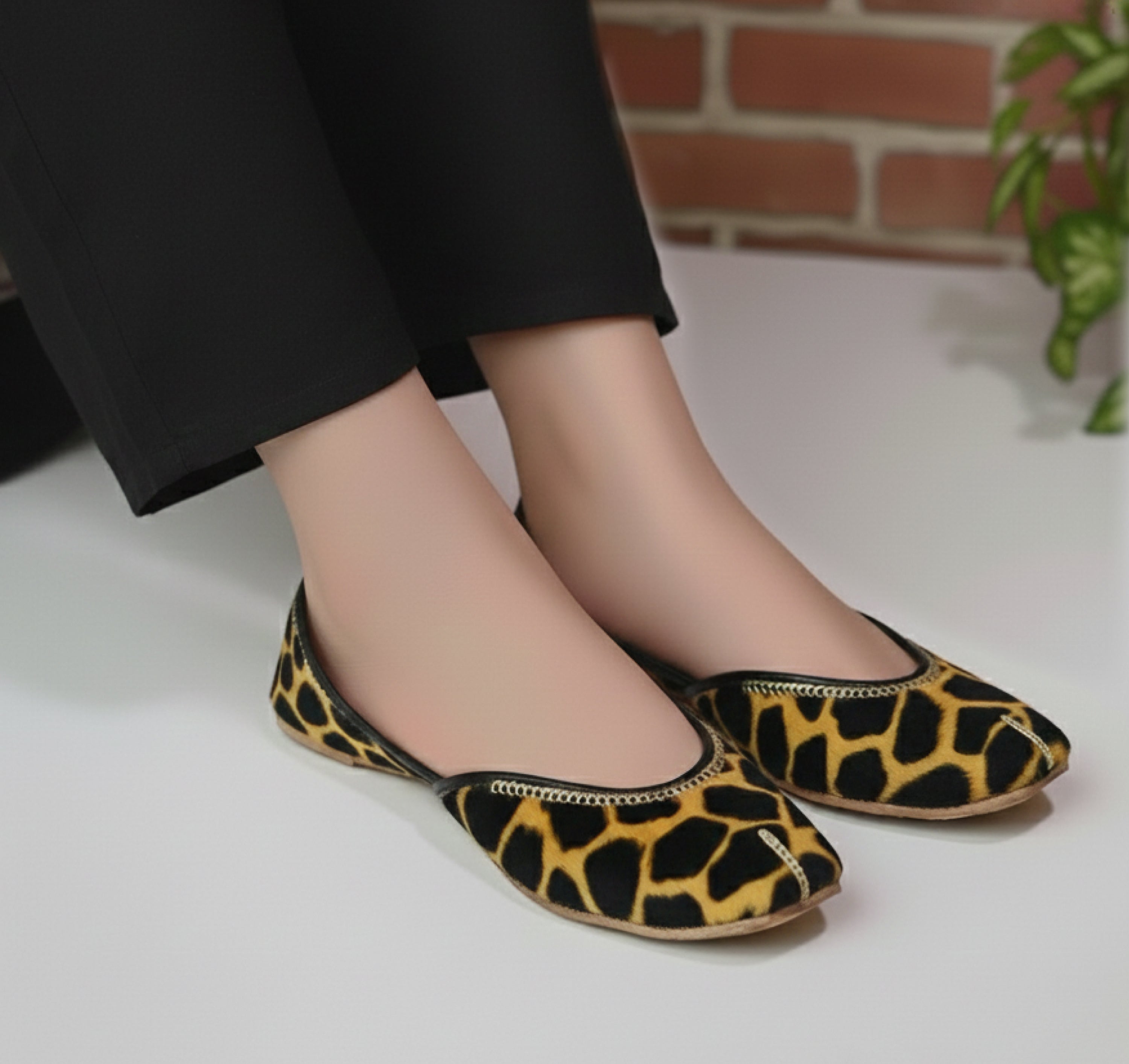 Bisma Luxury Khussa /Mojri Indian Punjabi Jutti, Wedding Party Style Stylish Elegant Foootwear Handmade Giraffe print (B32)