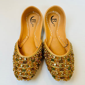 Traditional womens Handcrafted multi Beaded Indian/ Punjabi Jutti / Khussa / Mojri Flat Wedding/ Party/ Mendi/ Shoes Footwear B7