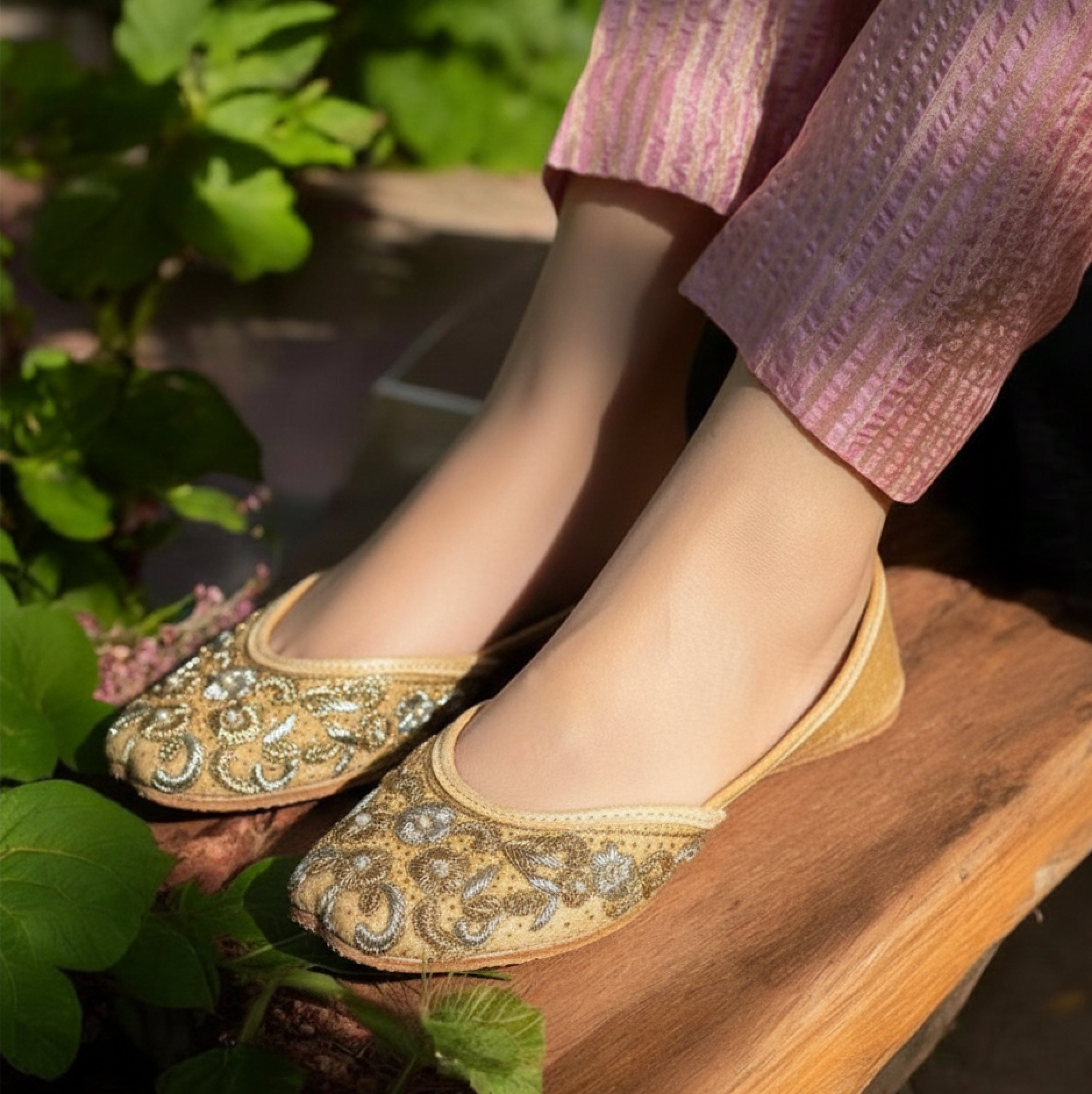 Bisma Luxury Handmade Khussa Mojri Indian Punjabi Jutti, Wedding Party Style (B34)