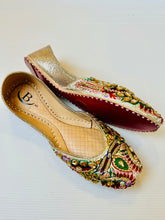 Load image into Gallery viewer, Traditional womens Handcrafted multi Embroidery Indian/ Punjabi Jutti / Khussa / Mojri Flat Wedding/ Party/ Mendi/ Shoes Footwear B8
