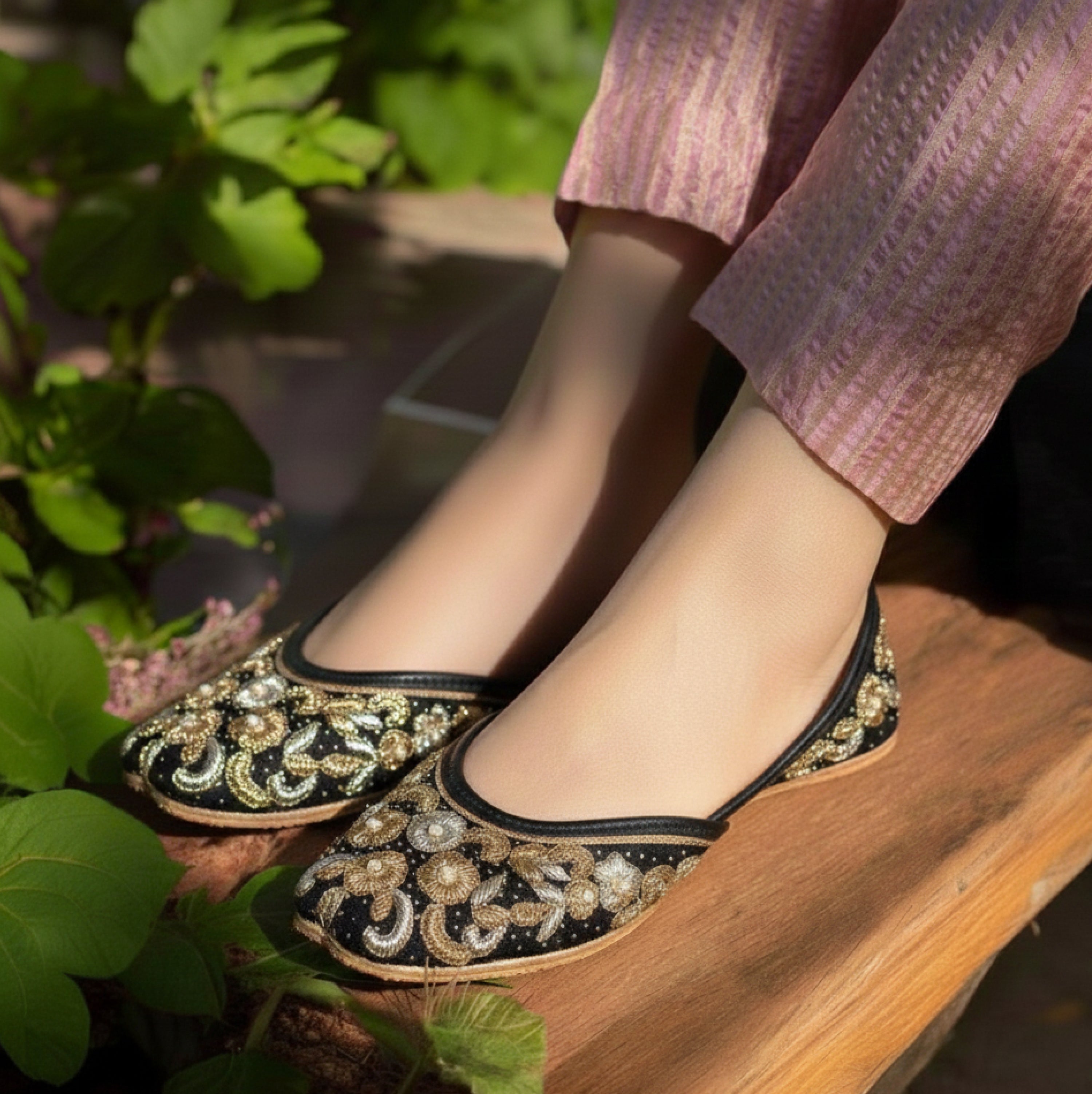 Bisma Luxury Handmade Khussa Mojri Indian Punjabi Jutti, Wedding Party Style (B34)