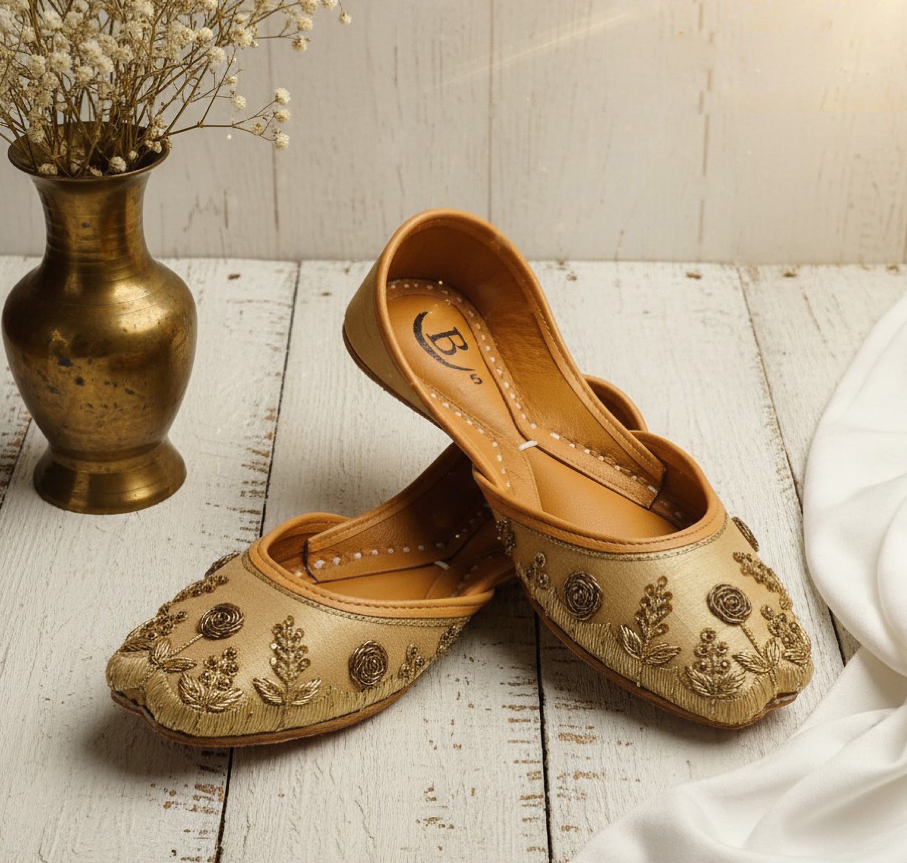 Bisma Handmade Khussa Mojri Indian Punjabi Jutti, Wedding Party Style Guilstan (B1)