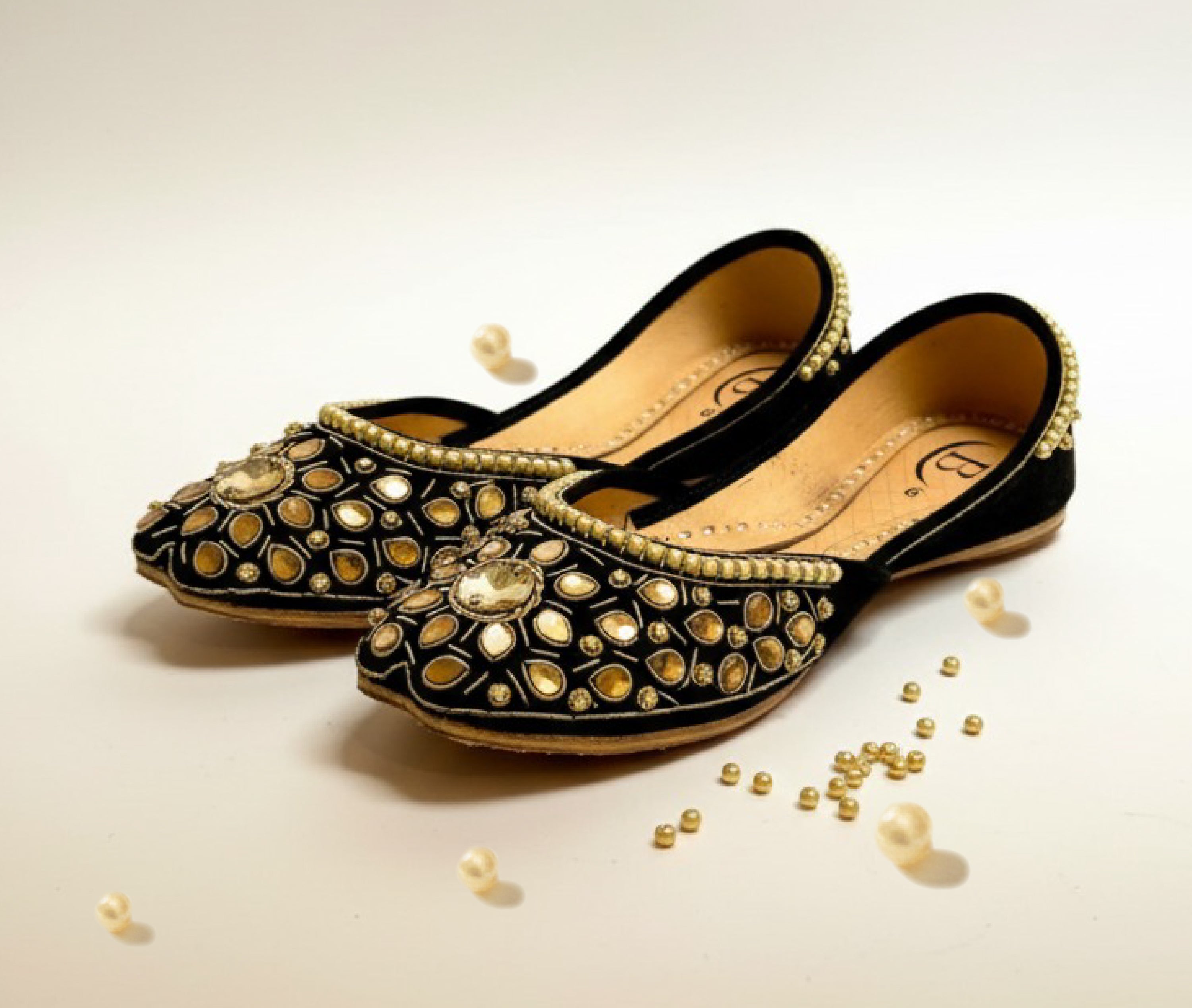 Bisma Handmade Kundan Khussa Mojri – Indian Punjabi Jutti for Wedding & Party Wear (B28)