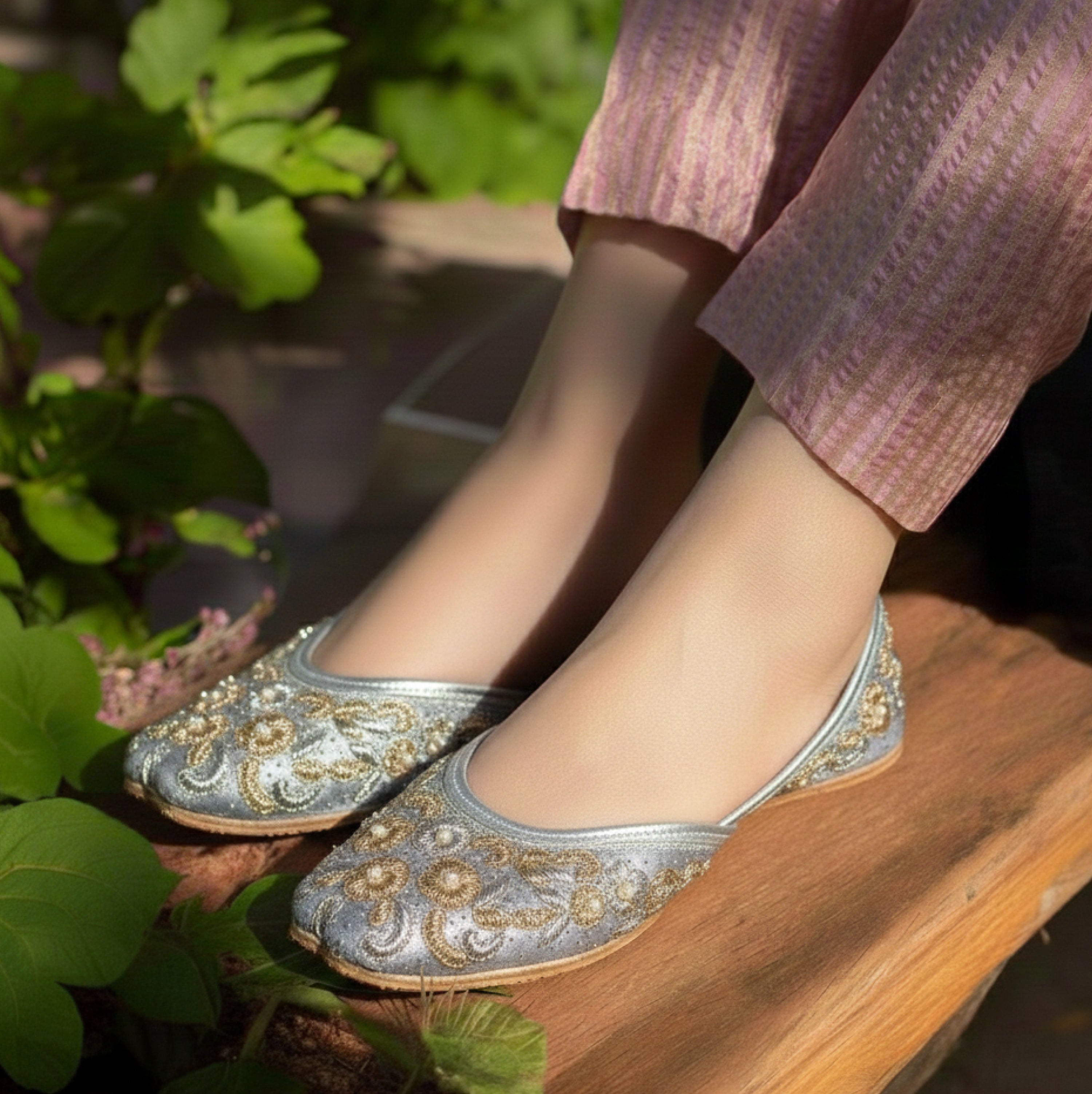 Bisma Luxury Handmade Khussa Mojri Indian Punjabi Jutti, Wedding Party Style (B34)