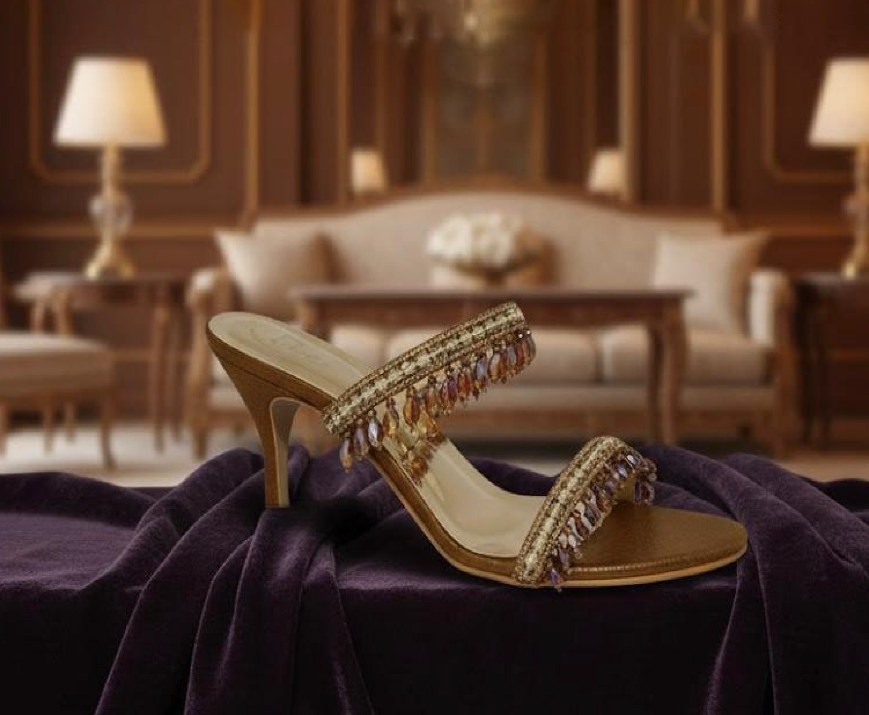 Bisma Masterpiece – Diamanté & Pearl Party Sandals✨ (B49)