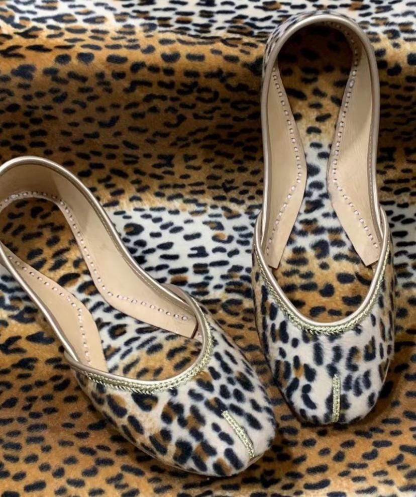 Bisma Luxury Handmade Khussa / Mojri – Cheetah Print Leather Flat (B31) | Wedding & Party Wear Punjabi Jutti
