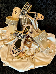 Elegant Womens Kundan Sandals Indian/ Punjabi Jutti / Chappal / Slip on Flat Wedding shoes/ Party/ Mendi/ Shoes / Sandals Footwear B17