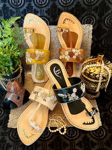 Elegant Womens Sandals Flower Embroidered Indian/ Punjabi Jutti / Chappal / Slip on Flat Wedding shoes/ Party/ Shoes / Sandals Footwear B27