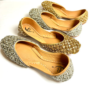 Traditional womens Handcrafted Stone Embellished Indian/ Punjabi Jutti / Khussa / Mojri Flat Wedding/ Party/ Mendi/ Shoes Footwear B30