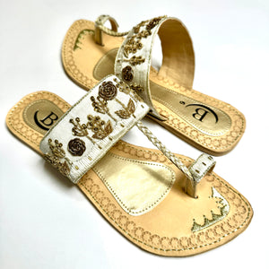 Elegant Womens Sandals Garden Embroidered Indian/ Punjabi Jutti / Chappal / Slip on Flat Wedding shoes/ Party/ Shoes / Sandals Footwear B26