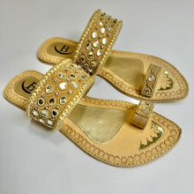 Load image into Gallery viewer, Elegant Womens Kundan Sandals Indian/ Punjabi Jutti / Chappal / Slip on Flat Wedding shoes/ Party/ Mendi/ Shoes / Sandals Footwear B17
