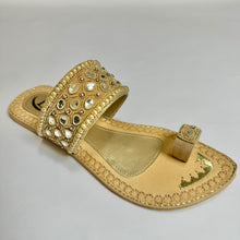 Load image into Gallery viewer, Elegant Womens Kundan Sandals Indian/ Punjabi Jutti / Chappal / Slip on Flat Wedding shoes/ Party/ Mendi/ Shoes / Sandals Footwear B17
