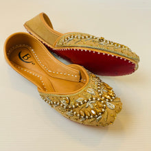 Load image into Gallery viewer, Traditional womens Handcrafted Embroidered Pearl stonework Indian/ Punjabi Jutti / Khussa / Mojri Flat Wedding/ Party/ Mendi/ Shoes Footwear B5
