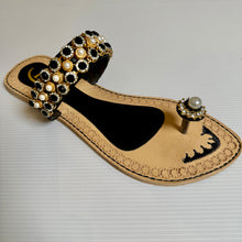 Load image into Gallery viewer, Elegant womens Handcrafted Diamante Indian/ Punjabi Jutti / Chappal / Slip on Flat Wedding shoes/ Party/ Mendi/ Shoes / Sandals Footwear B13
