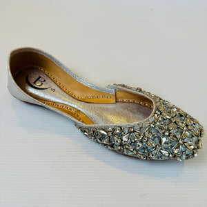 Traditional womens Handcrafted Embellished Indian/ Punjabi Jutti / Khussa / Mojri Flat Wedding/ Party/ Mendi/ Shoes Footwear B10