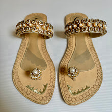 Load image into Gallery viewer, Elegant womens Handcrafted Diamante Indian/ Punjabi Jutti / Chappal / Slip on Flat Wedding shoes/ Party/ Mendi/ Shoes / Sandals Footwear B13
