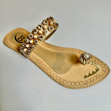 Load image into Gallery viewer, Elegant womens Handcrafted Diamante Indian/ Punjabi Jutti / Chappal / Slip on Flat Wedding shoes/ Party/ Mendi/ Shoes / Sandals Footwear B13
