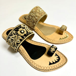 Womens Highly Embroidered Indian/ Punjabi Jutti / Chappal / Slip on Flat Wedding shoes/ Party/ Mendi/ Shoes / Sandals Footwear B20