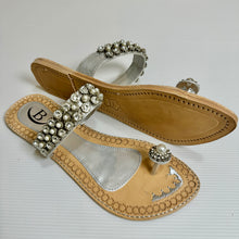 Load image into Gallery viewer, Elegant womens Handcrafted Diamante Indian/ Punjabi Jutti / Chappal / Slip on Flat Wedding shoes/ Party/ Mendi/ Shoes / Sandals Footwear B13
