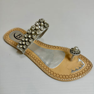 Elegant womens Handcrafted Diamante Indian/ Punjabi Jutti / Chappal / Slip on Flat Wedding shoes/ Party/ Mendi/ Shoes / Sandals Footwear B13