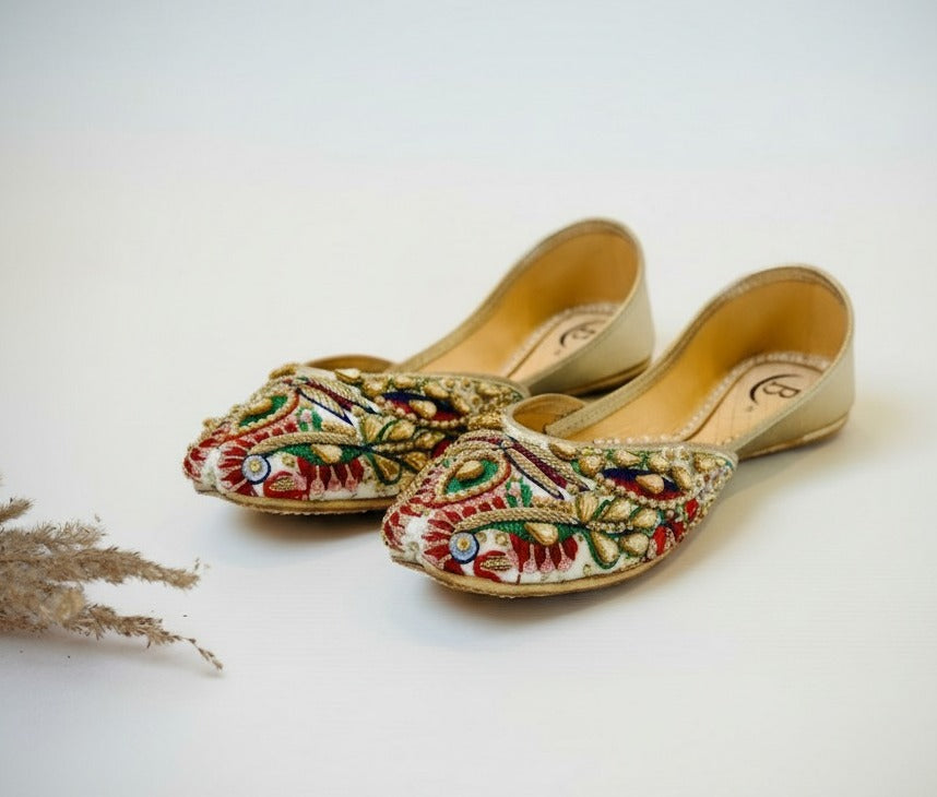 Bisma Handmade Khussa Mojari – Elegant Indian Punjabi Jutti for Wedding & Party Wear (Heera Mandi B8)