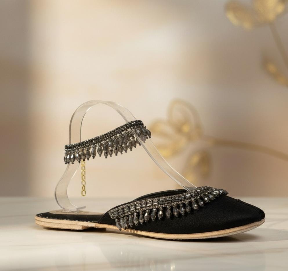 Bisma Chandelier Khussa – A Masterpiece of Craftsmanship to Cherish (B89)