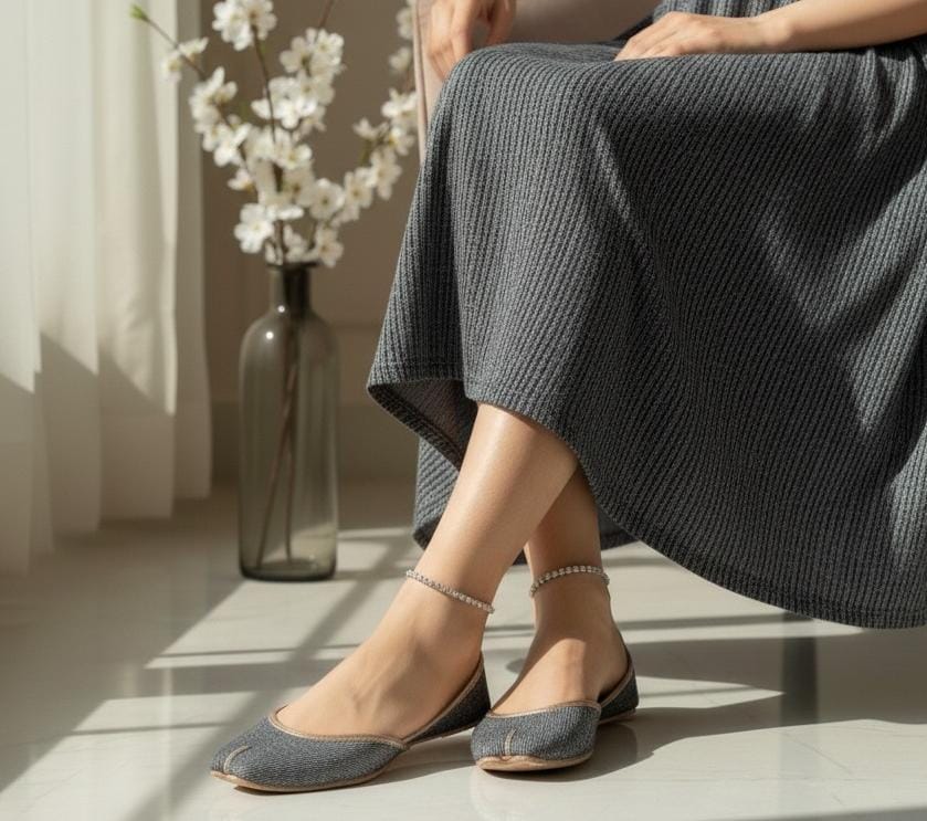 Bisma Handmade Khussa Mojri Indian Punjabi Jutti, Wedding Party Style Glitter Leather Mojri (B21)