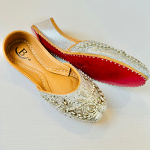 Load image into Gallery viewer, Traditional womens Handcrafted Embroidered Pearl stonework Indian/ Punjabi Jutti / Khussa / Mojri Flat Wedding/ Party/ Mendi/ Shoes Footwear B5
